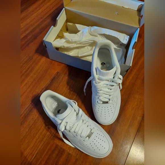 Men's Air Force One's - Picture 4 of 11